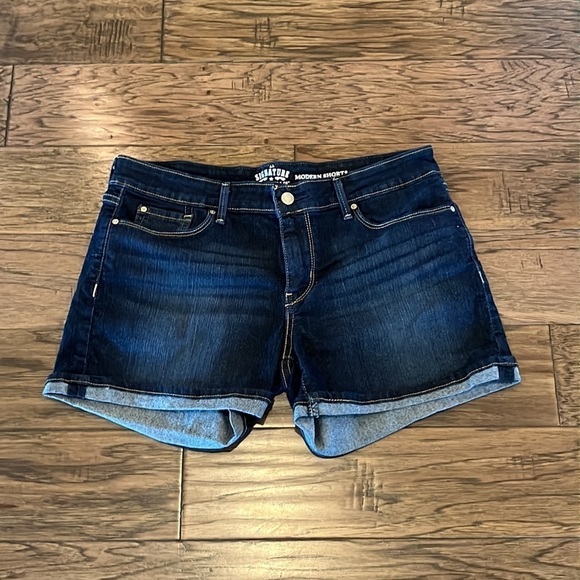 Signature By Levi Strauss Modern Shorts Mid Rise Size 8 - Picture 1 of 16